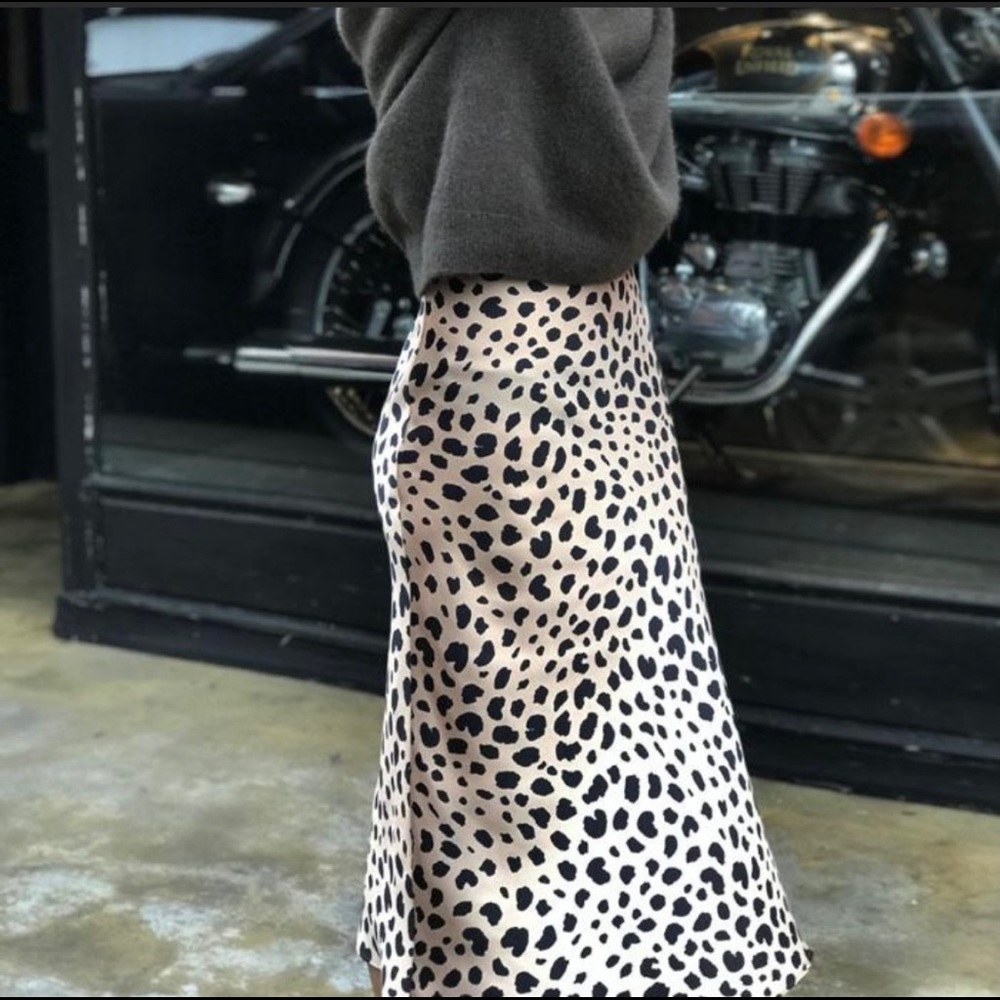 NWT SATIN LEOPARD SKIRT Size One Size